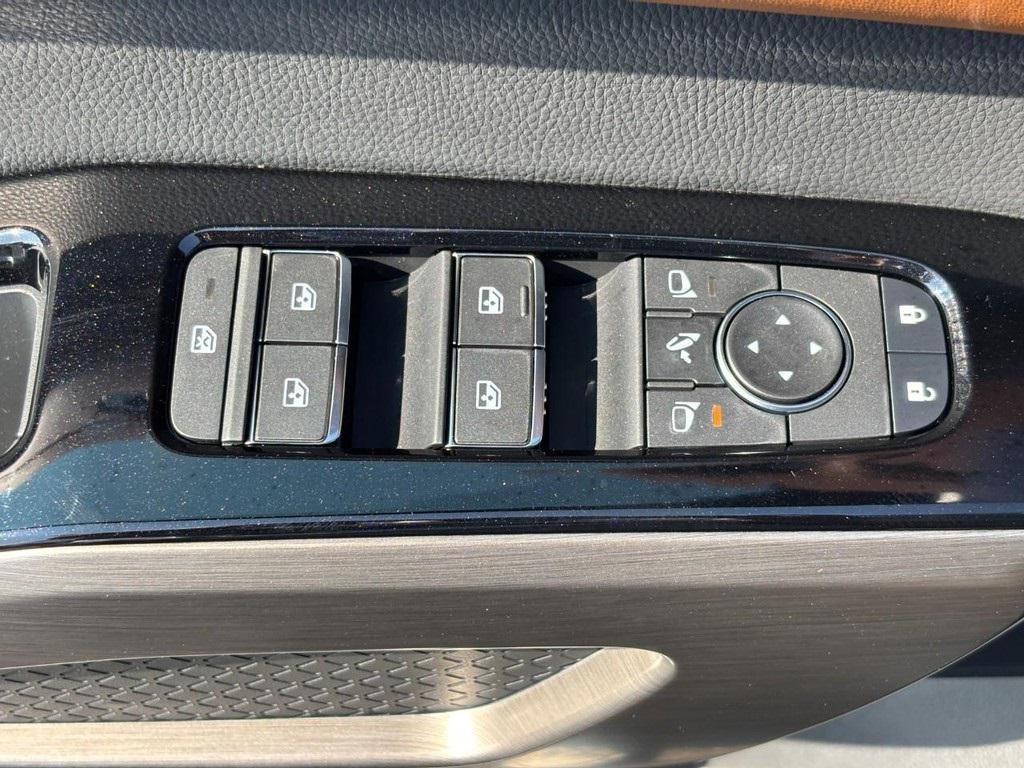 new 2025 Nissan Pathfinder car, priced at $44,800