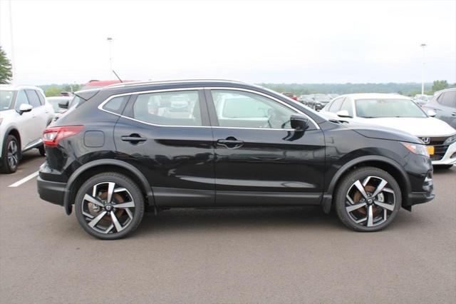 used 2022 Nissan Rogue Sport car, priced at $27,997