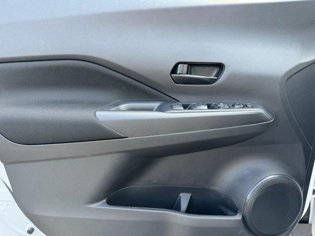 new 2025 Nissan Kicks car, priced at $22,260