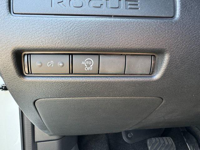 new 2025 Nissan Rogue car, priced at $31,250