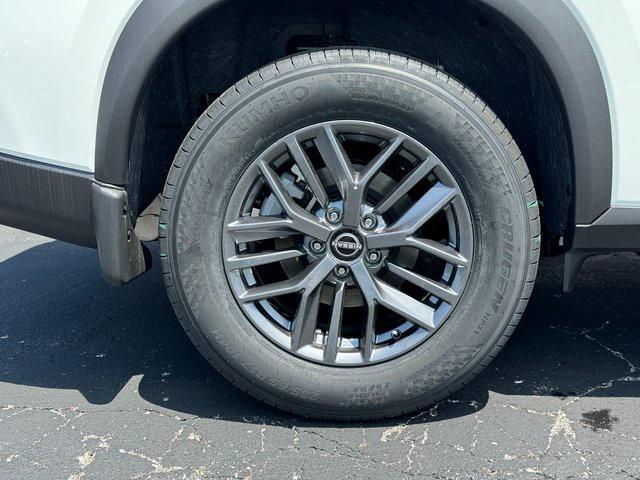 new 2025 Nissan Rogue car, priced at $31,250