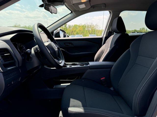 new 2025 Nissan Rogue car, priced at $31,250