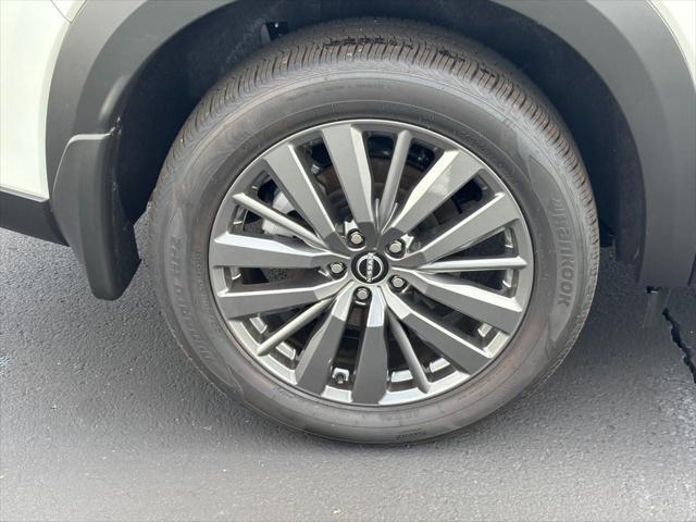 new 2025 Nissan Pathfinder car, priced at $44,210