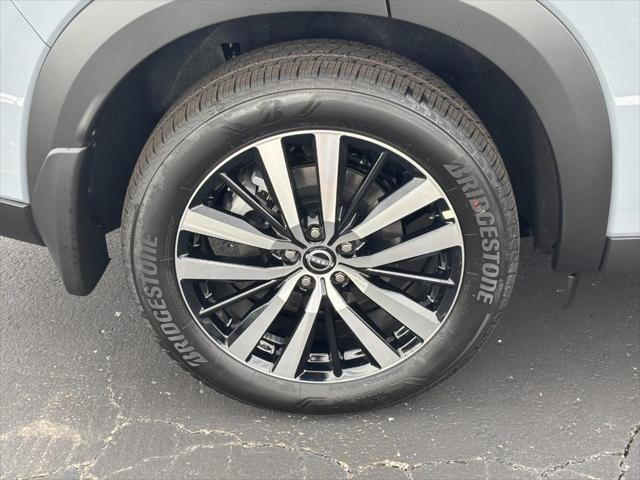 new 2025 Nissan Pathfinder car, priced at $48,182