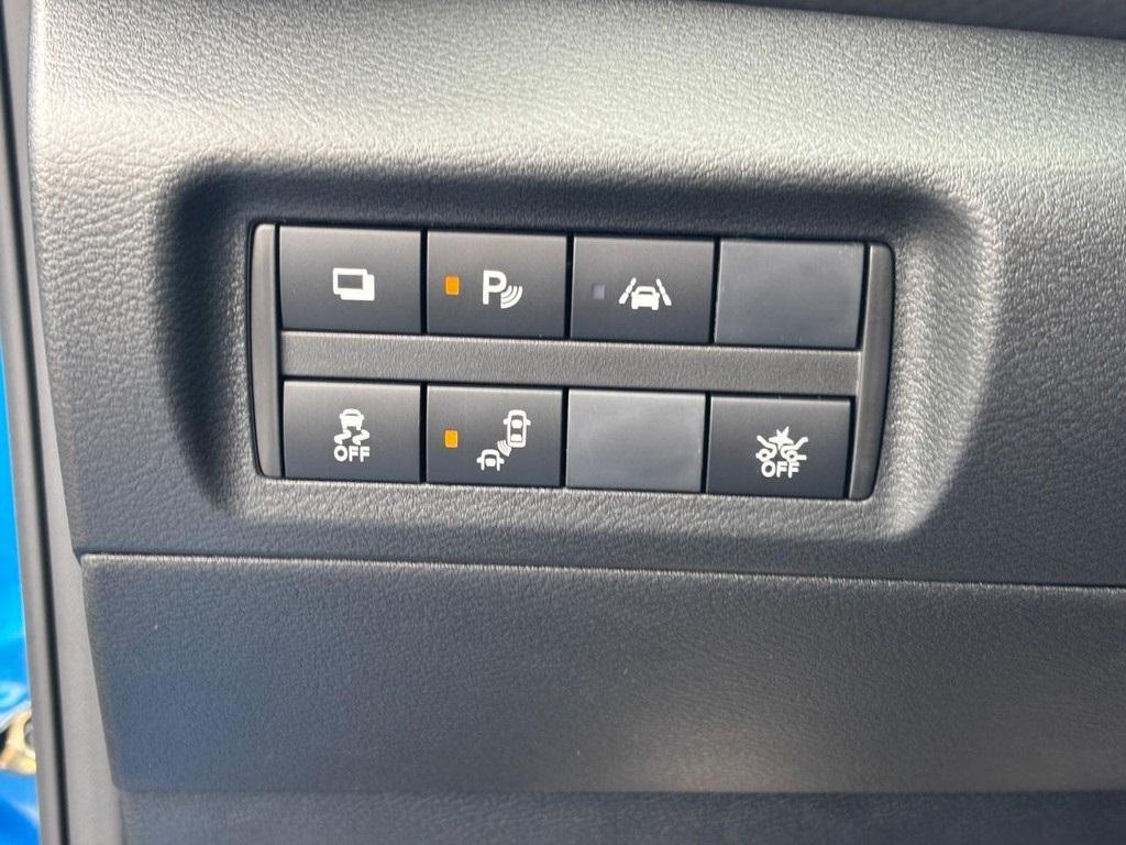 new 2025 Nissan Kicks car, priced at $21,865