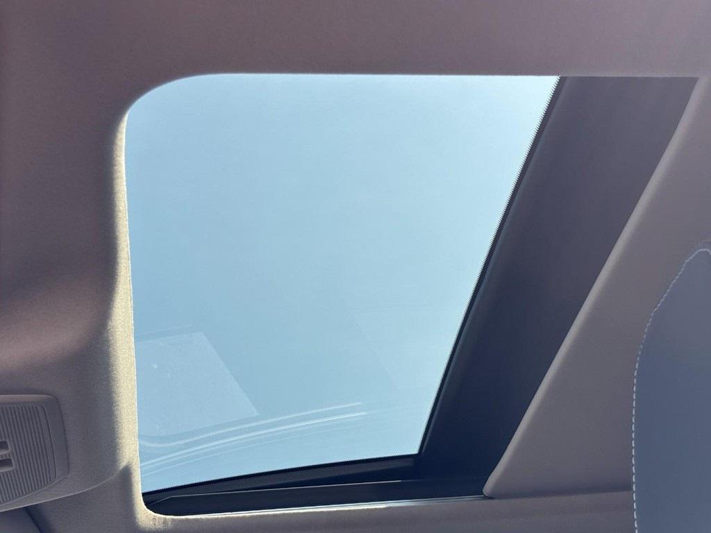 new 2025 Nissan Kicks car, priced at $29,848