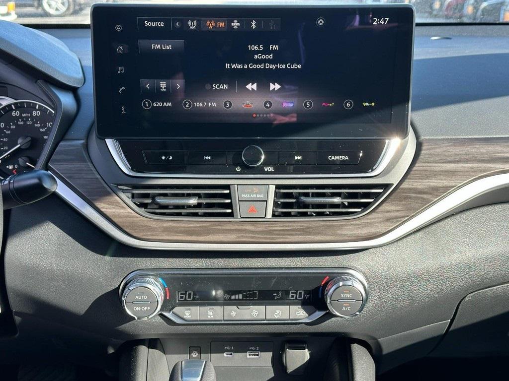 new 2025 Nissan Altima car, priced at $25,555