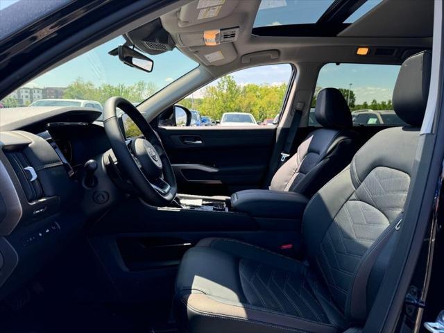 new 2025 Nissan Pathfinder car, priced at $47,535