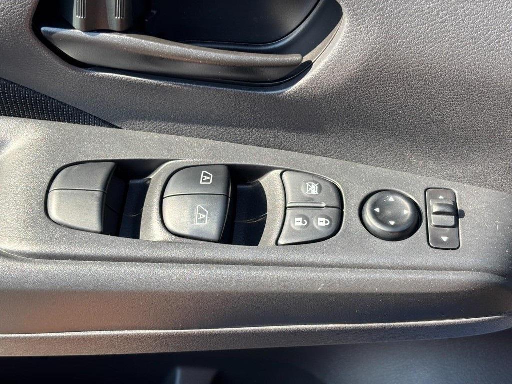 new 2025 Nissan Kicks car, priced at $23,865
