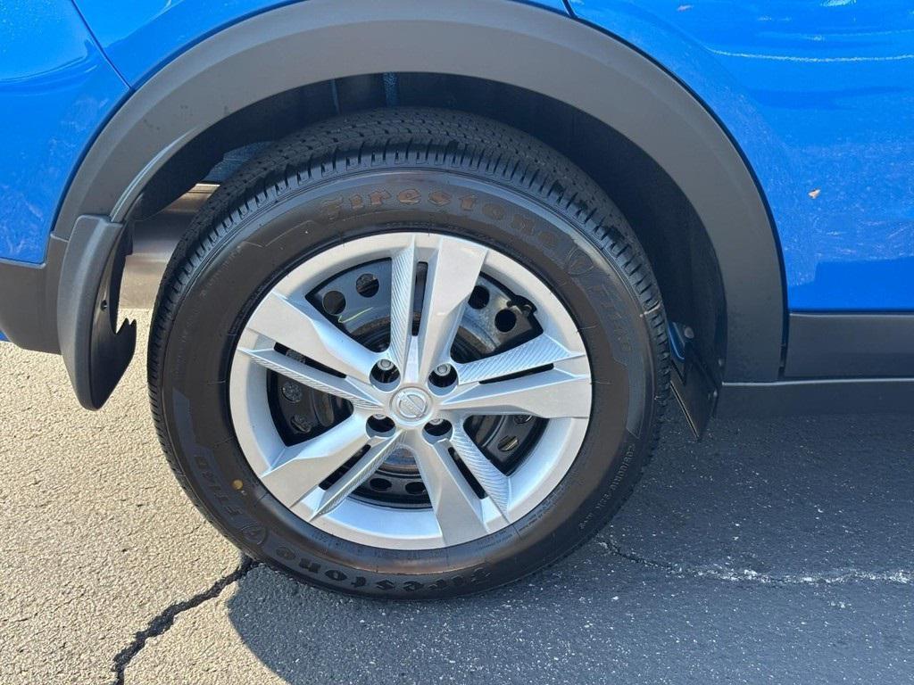new 2025 Nissan Kicks car, priced at $23,865