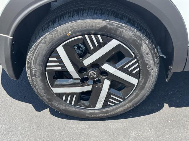 new 2025 Nissan Kicks car, priced at $24,050