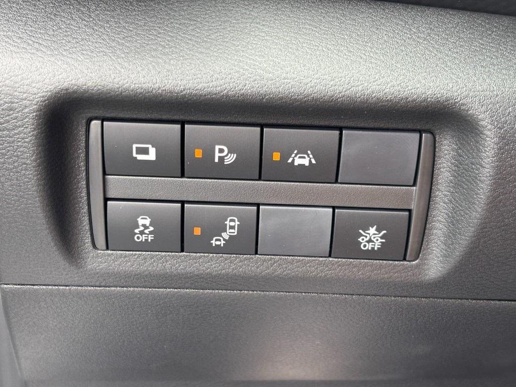 new 2025 Nissan Kicks car, priced at $21,865