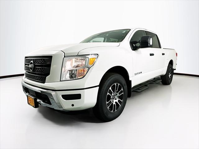 new 2024 Nissan Titan car, priced at $45,420