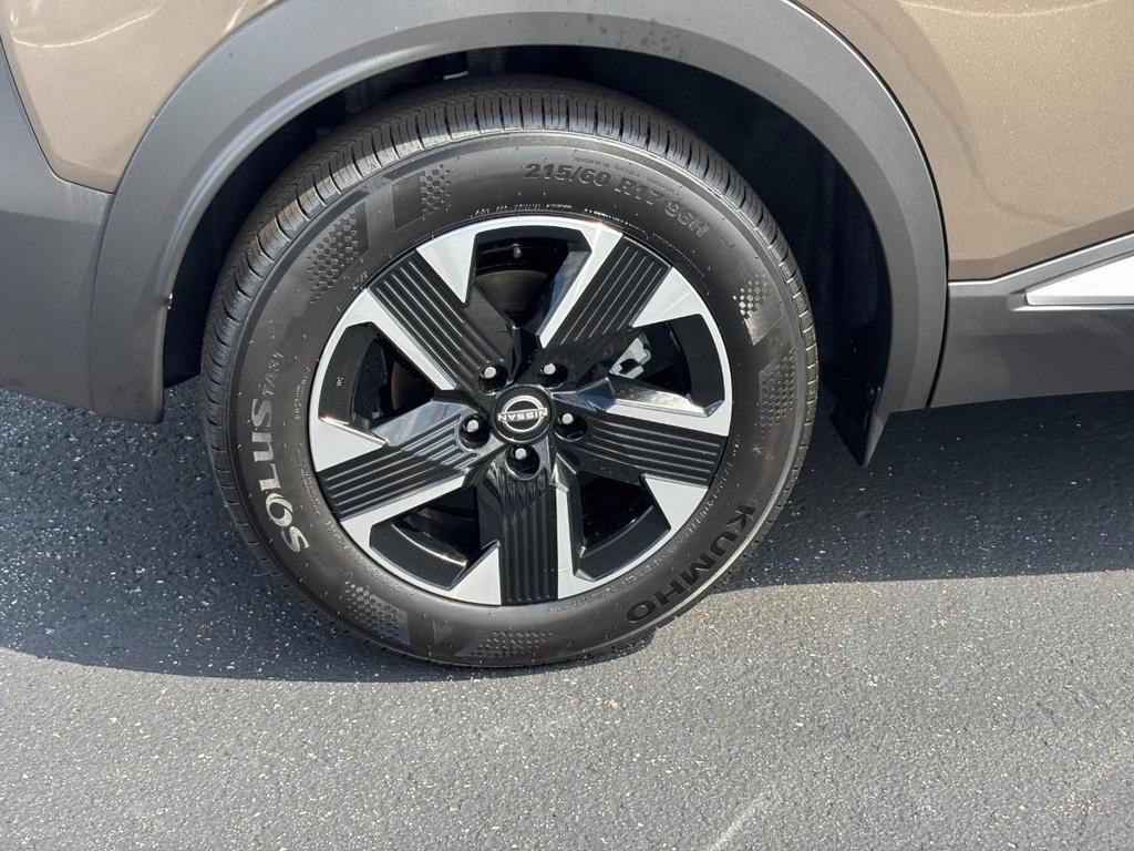 new 2025 Nissan Kicks car, priced at $26,805
