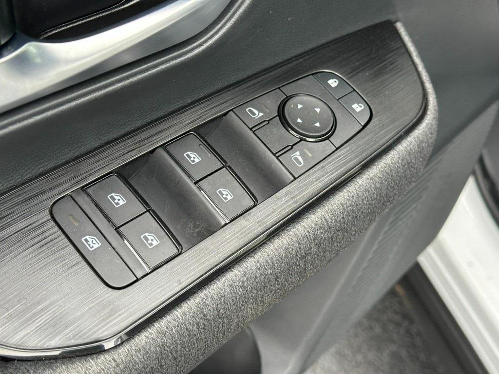 new 2025 Nissan Kicks car, priced at $24,045