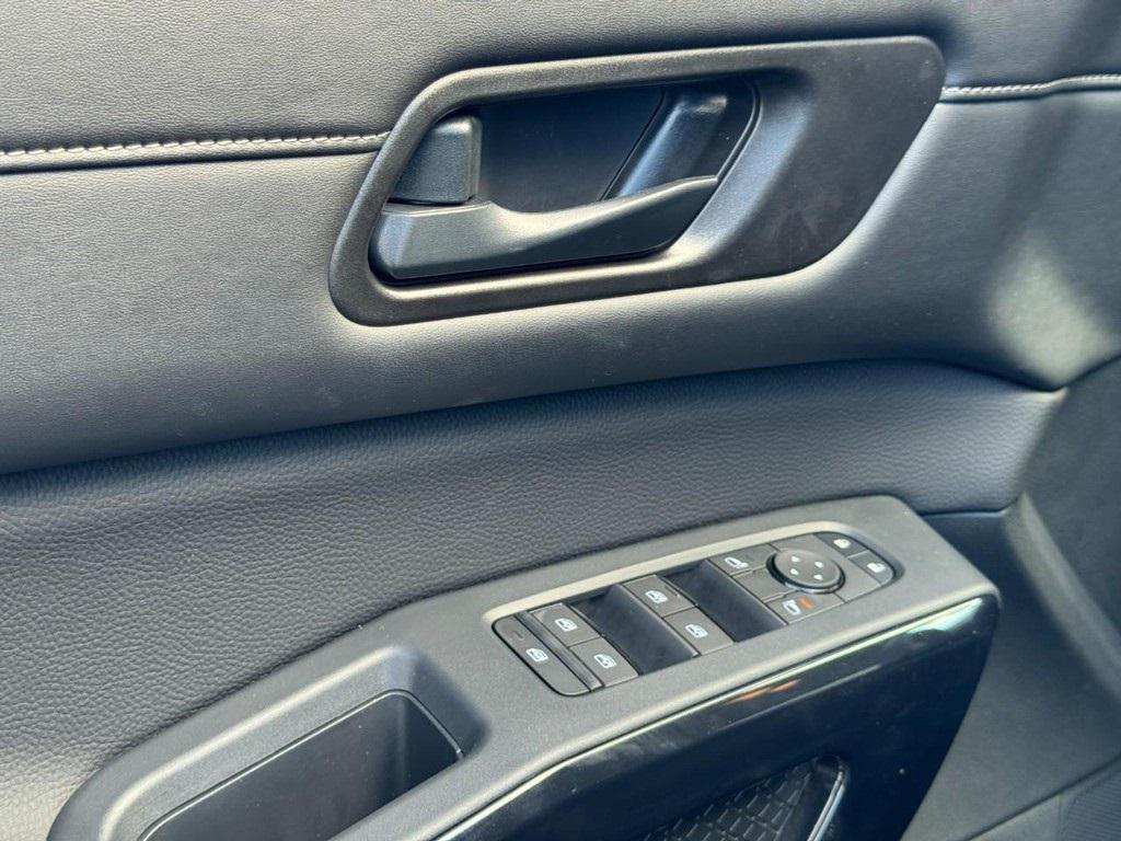 new 2025 Nissan Pathfinder car, priced at $36,010