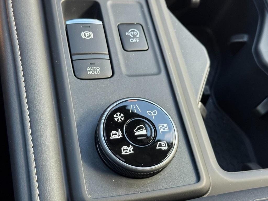 new 2025 Nissan Pathfinder car, priced at $36,010