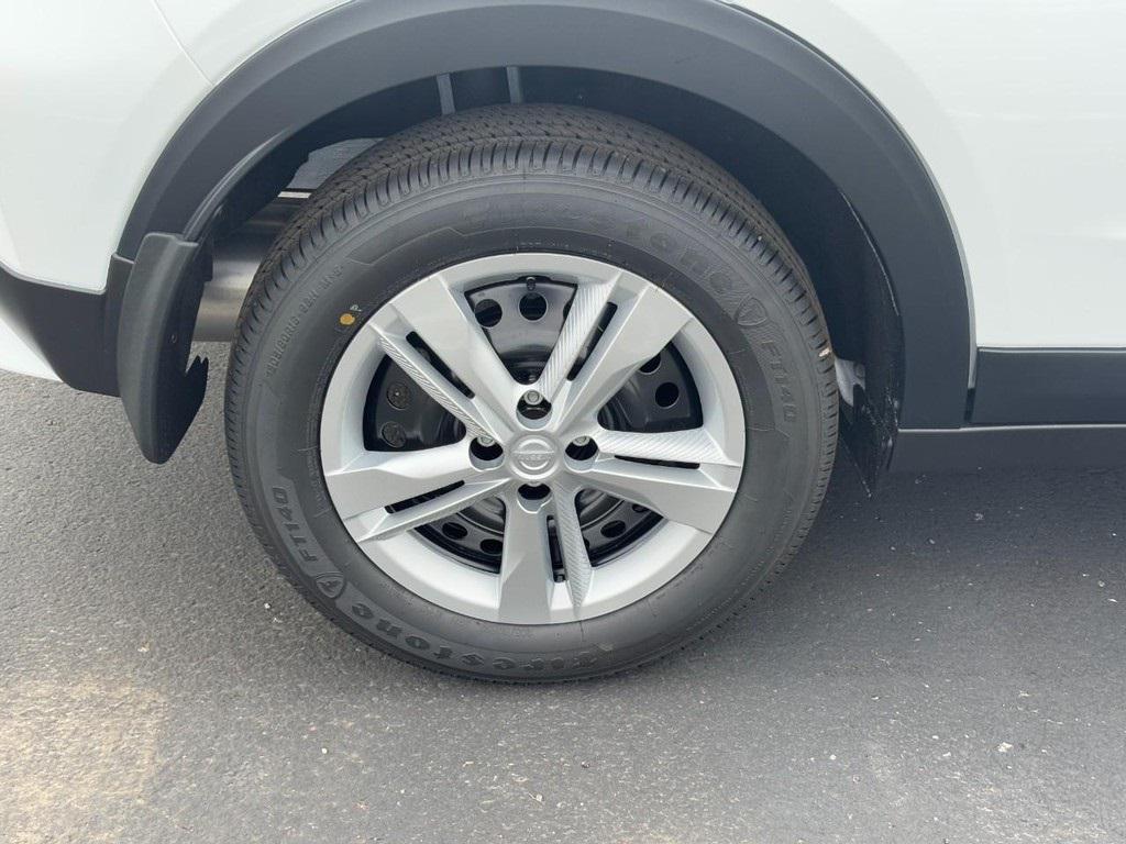 new 2025 Nissan Kicks car, priced at $21,865