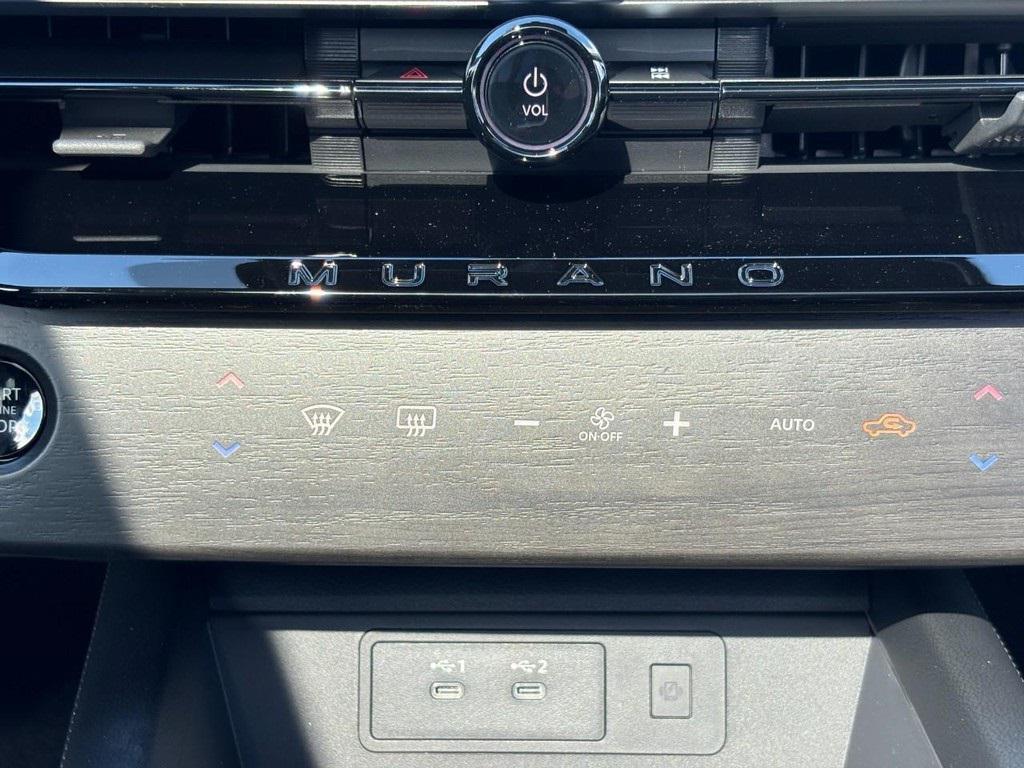new 2025 Nissan Kicks car, priced at $23,620