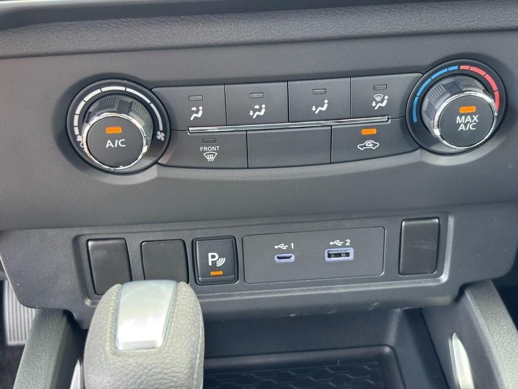 new 2025 Nissan Frontier car, priced at $33,045
