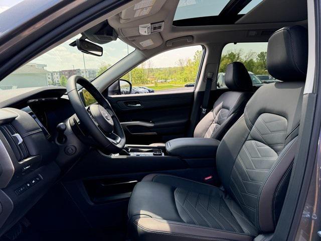 new 2025 Nissan Pathfinder car, priced at $46,845