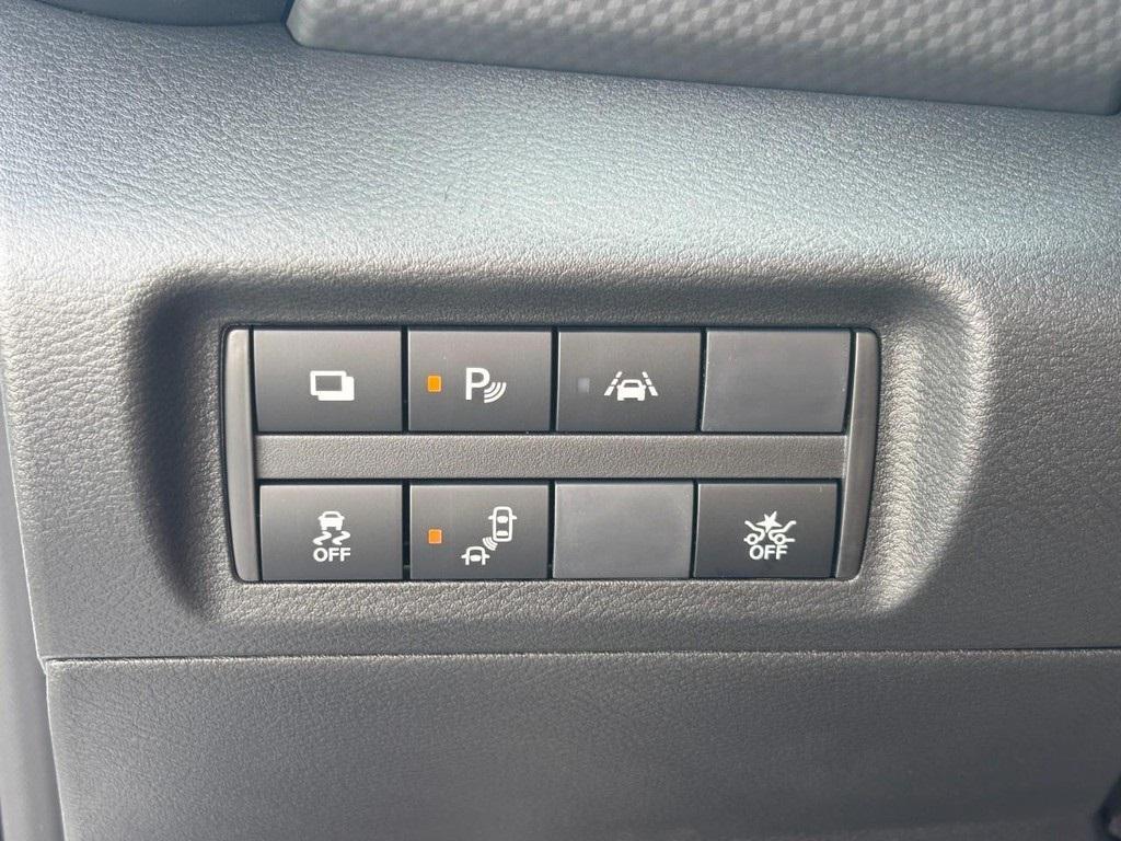 new 2025 Nissan Kicks car, priced at $21,865