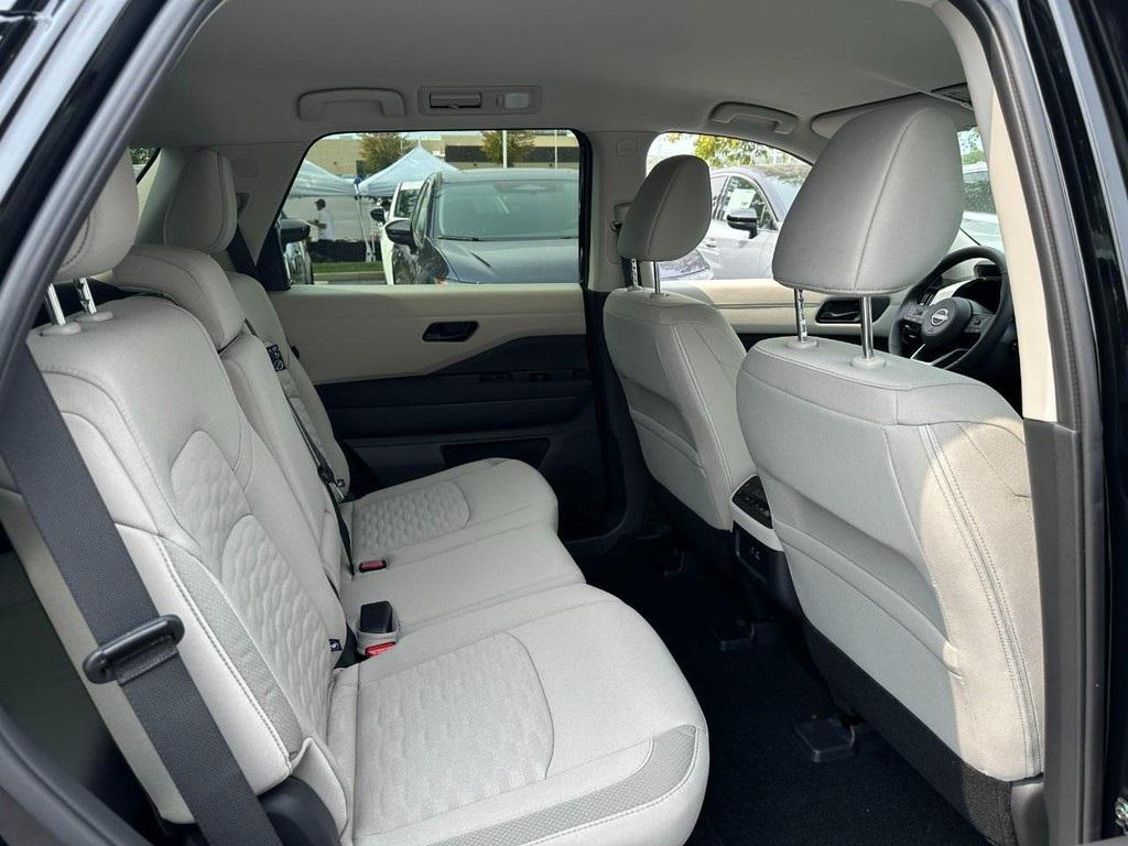new 2025 Nissan Pathfinder car, priced at $40,615