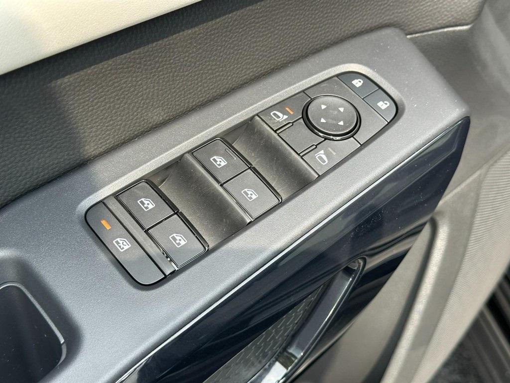new 2025 Nissan Pathfinder car, priced at $40,615