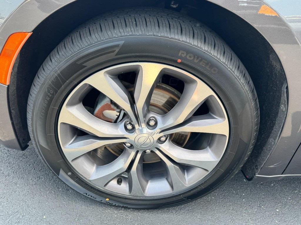 used 2020 Chrysler Pacifica car, priced at $19,998
