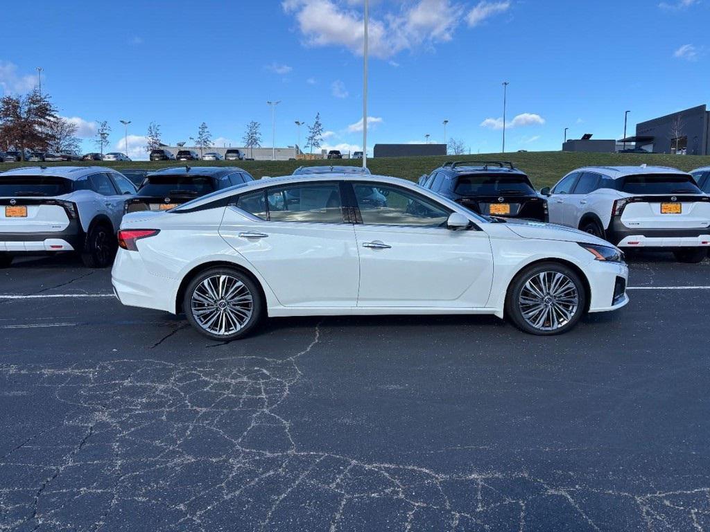 new 2025 Nissan Altima car, priced at $31,285