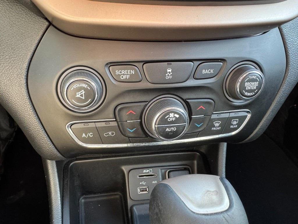 used 2018 Jeep Cherokee car, priced at $13,555