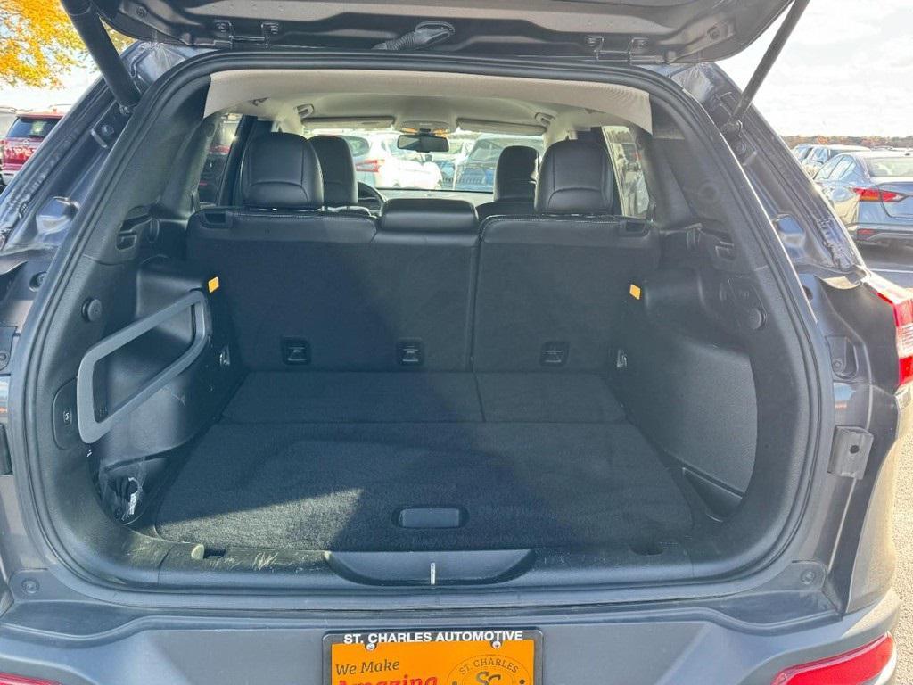 used 2018 Jeep Cherokee car, priced at $13,555