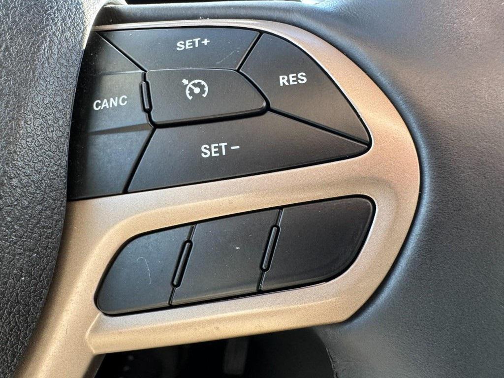 used 2018 Jeep Cherokee car, priced at $13,555