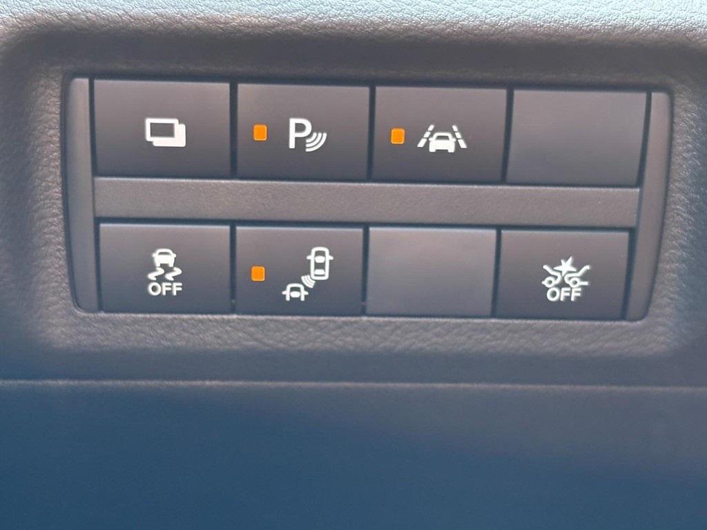 new 2025 Nissan Kicks car, priced at $21,760