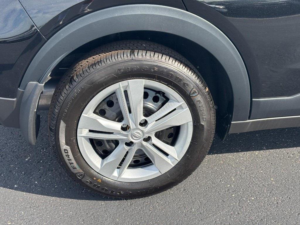 new 2025 Nissan Kicks car, priced at $21,865