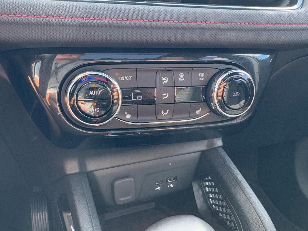 used 2025 Chevrolet TrailBlazer car, priced at $27,988