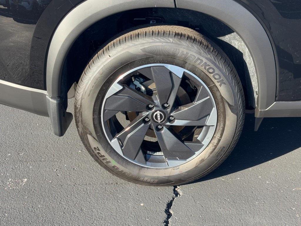 new 2026 Nissan Rogue car, priced at $32,050