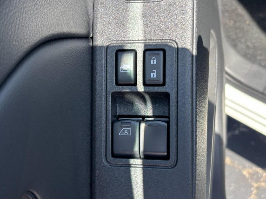 new 2025 Nissan Frontier car, priced at $30,355
