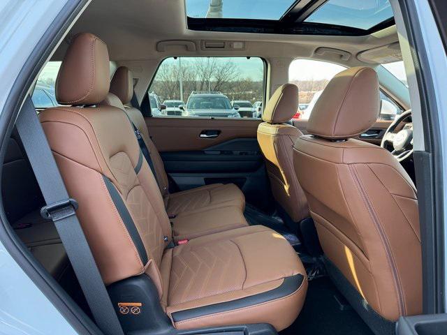new 2025 Nissan Pathfinder car, priced at $51,030