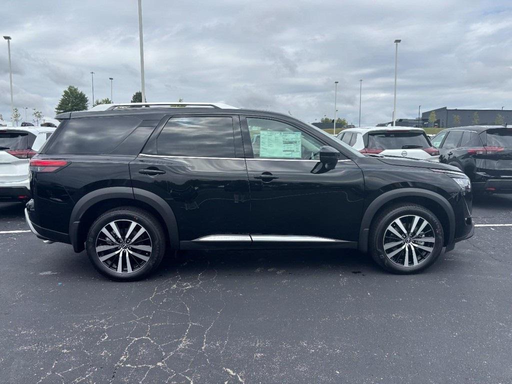 new 2025 Nissan Pathfinder car, priced at $45,310