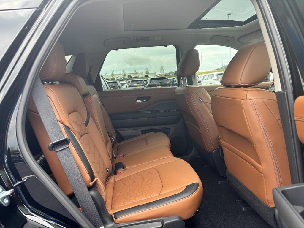 new 2025 Nissan Pathfinder car, priced at $45,310