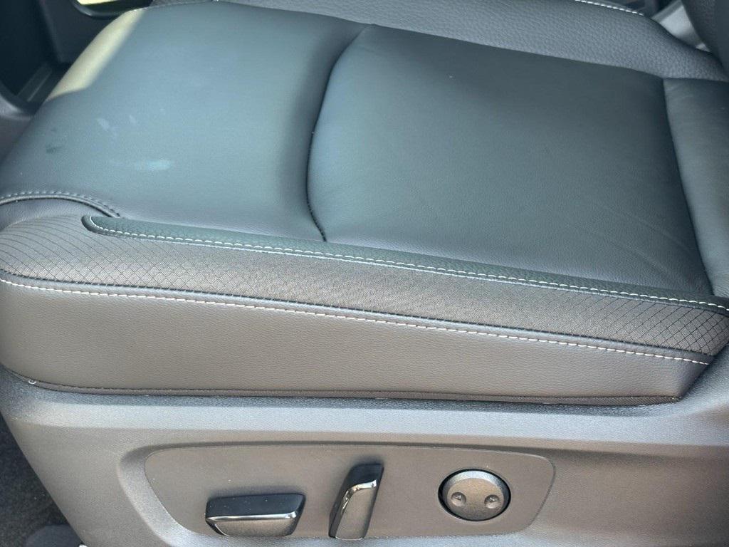 new 2025 Nissan Pathfinder car, priced at $45,300