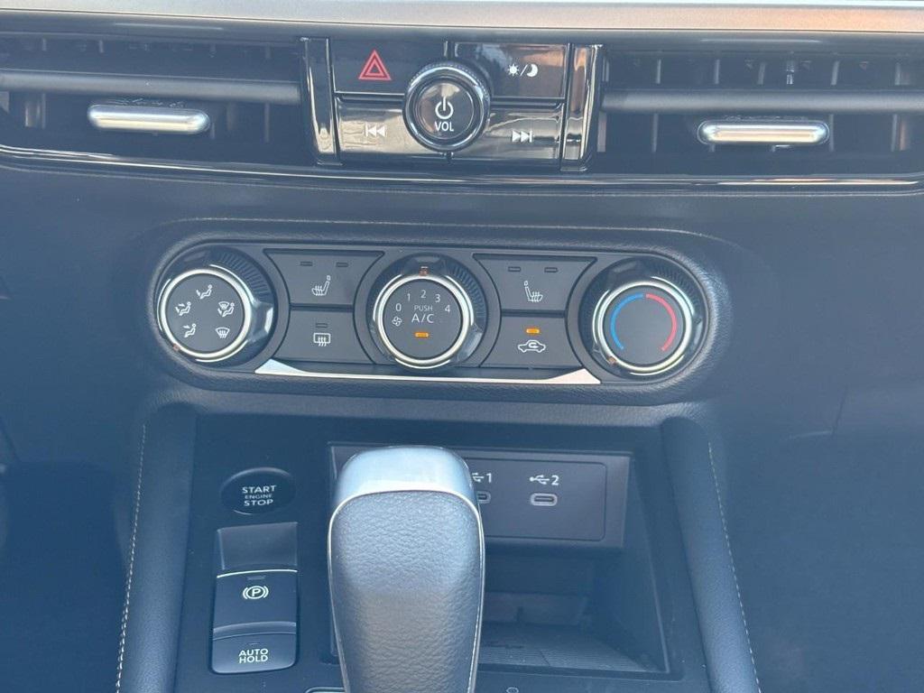 new 2025 Nissan Kicks car, priced at $26,868