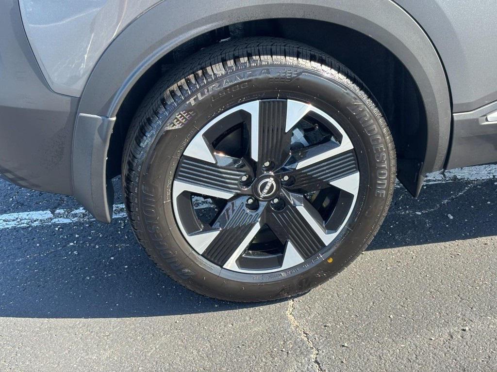 new 2025 Nissan Kicks car, priced at $26,868
