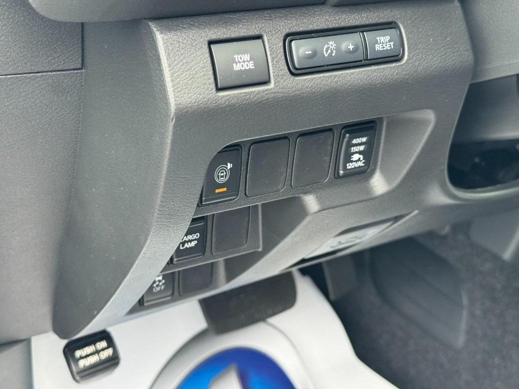 new 2025 Nissan Frontier car, priced at $32,555