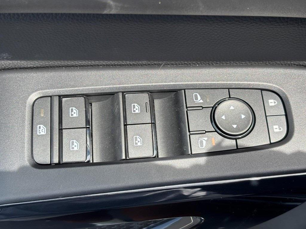 new 2025 Nissan Pathfinder car, priced at $36,715