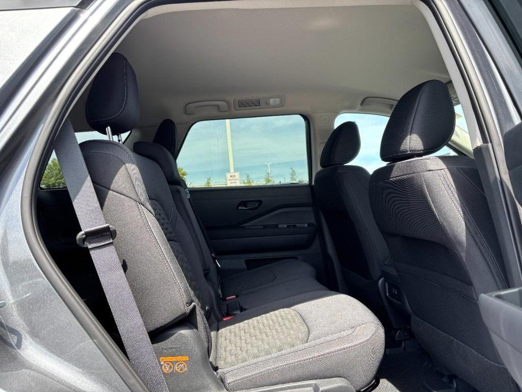 new 2025 Nissan Pathfinder car, priced at $36,715