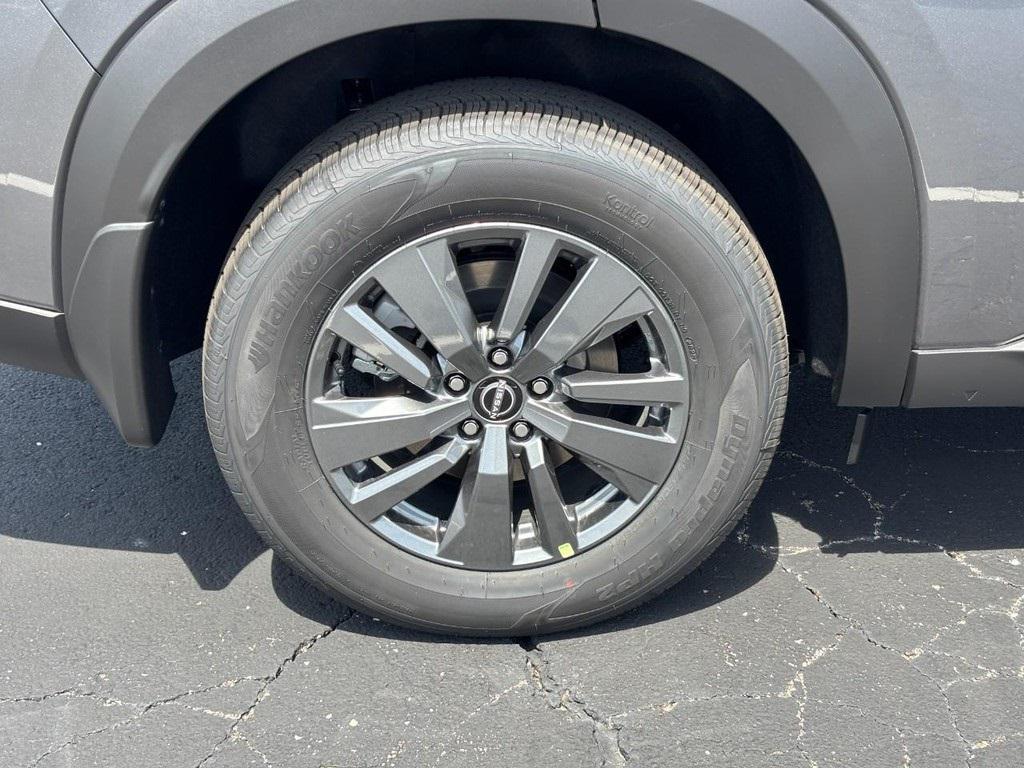 new 2025 Nissan Pathfinder car, priced at $36,715