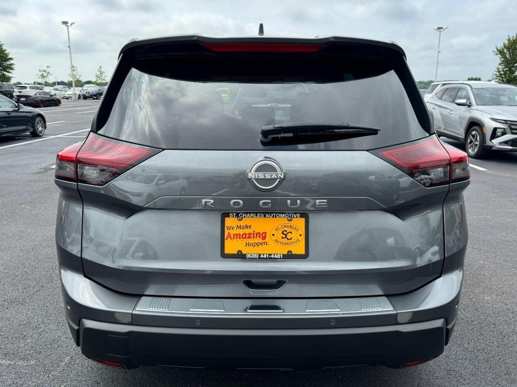 used 2025 Nissan Rogue car, priced at $28,888