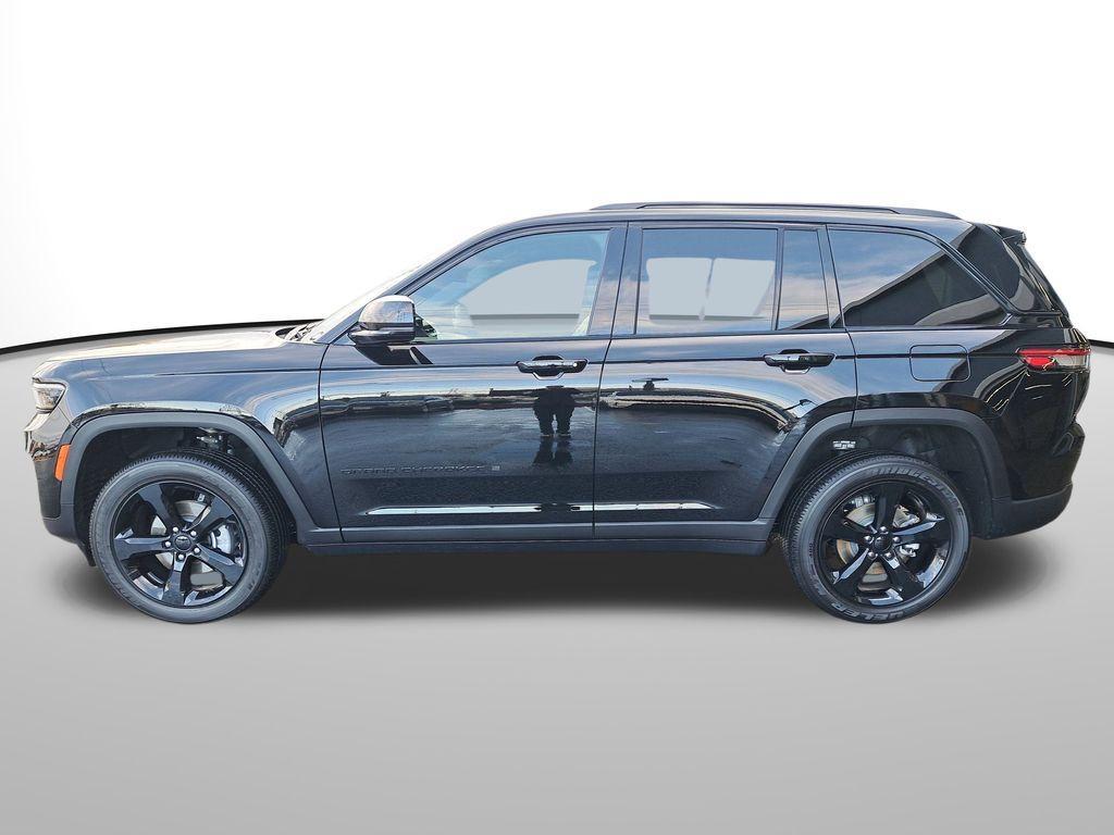 used 2025 Jeep Grand Cherokee car, priced at $37,045